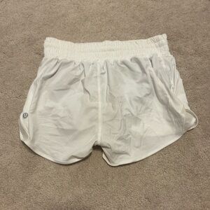 Lululemon White Hotty Hot High rise 2.5